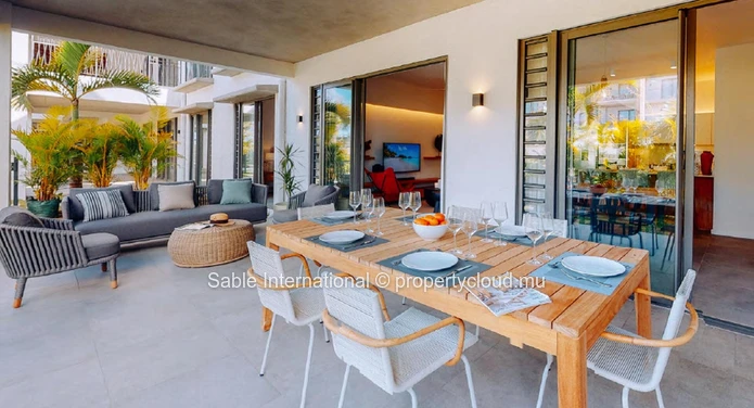 Luxury RES Apartment with Communal Pool in Prime Grand Baie Location! 2 Beds, Balcony, Indoor Spa, Close to Amenities.