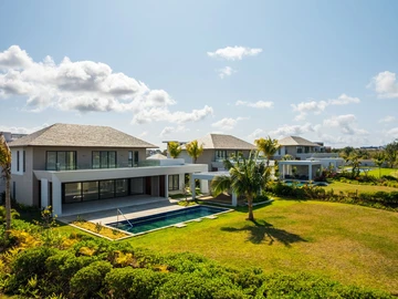 5 Bedroom Villa