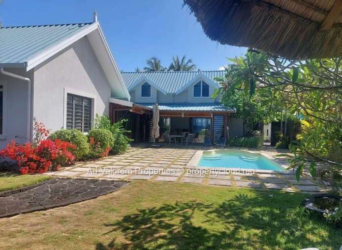 Maison à louer à Providence-sur-Mer – Vue mer & cadre côtier exclusif