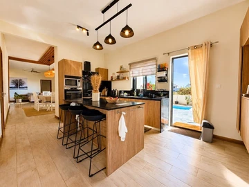 4 Bedroom Villa
