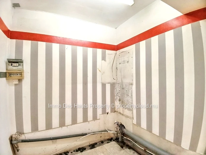 commercial outlet for sale  Curepipe 