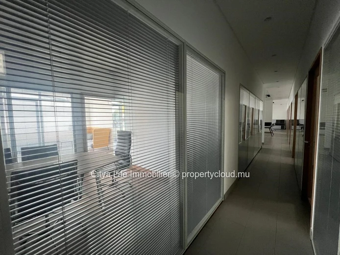 Modern Office Space for Rent in Prime Grand Baie Location - 300m² Semi-Furnished for Rs 230,000!