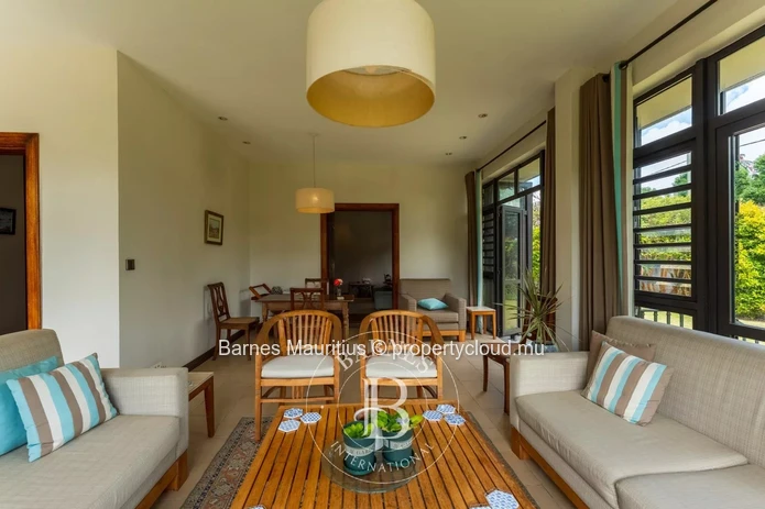 VACOAS - Exceptional Family Home with Timeless Charm – 5 bedrooms