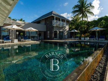 6 Bedroom Villa