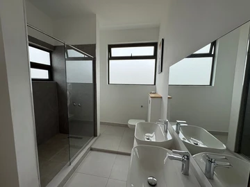 4 Bedroom Townhouse, Duplex