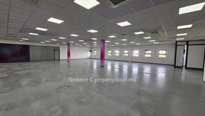 Modern offices in strategic location and excellent accessibility