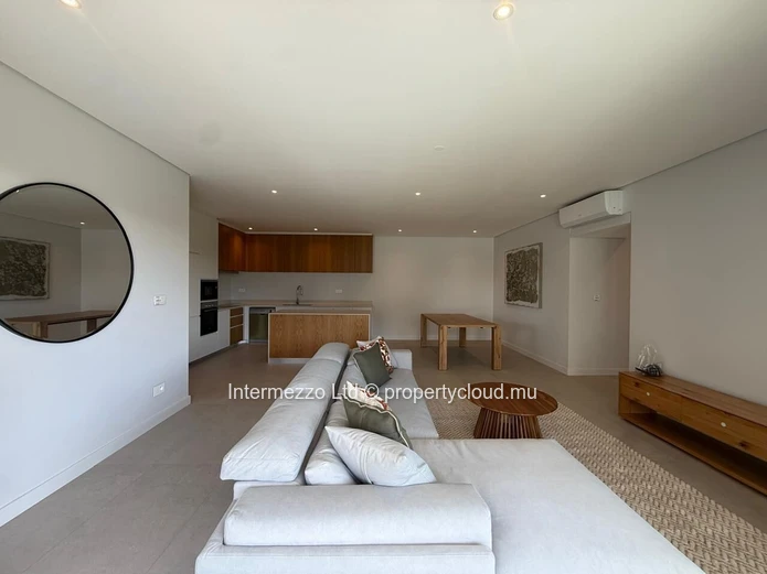Brand-New 3-Bedroom Apartment for Rent in Pereybere – Walk to Beach