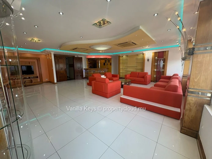 Penthouse spacieux de 334 m² à vendre à Quatre Bornes