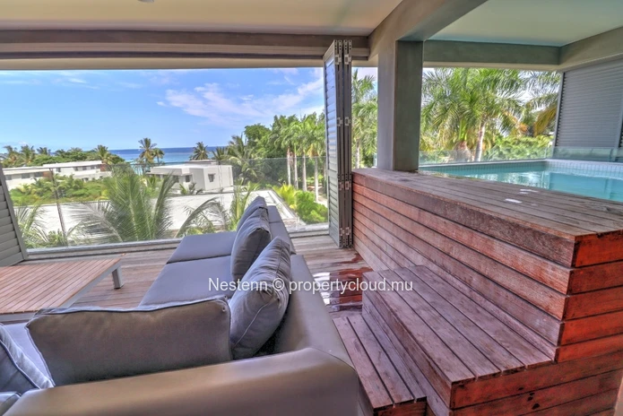Appartement moderne de 3 chambres avec piscine privée et un accès direct plage 