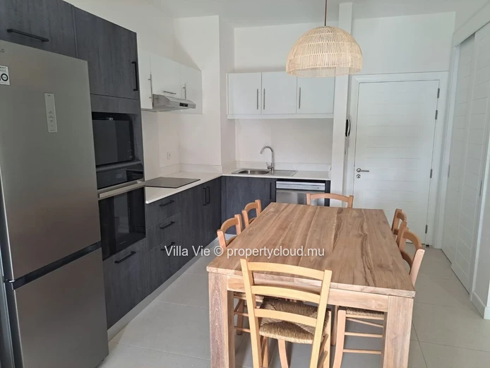 Beau Plan - Appartement moderne de 2 chambres avec petit jardin