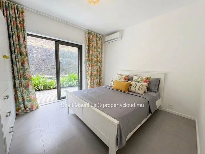 Appartement moderne avec piscine privée et vues imprenables sur la mer