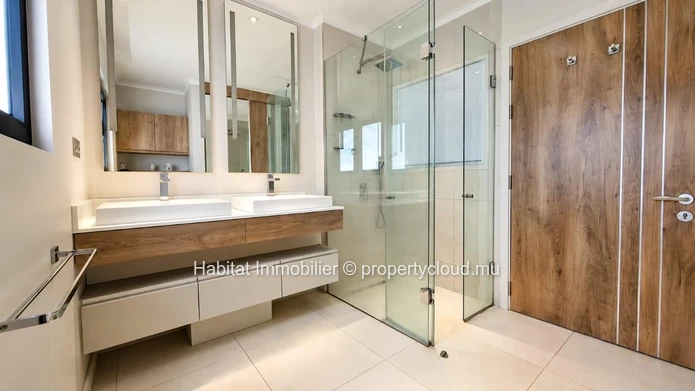To rent: Villa of 100 m² in Cap Marina Residence in Cap Malheureux