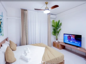 8 Bedroom Apartment