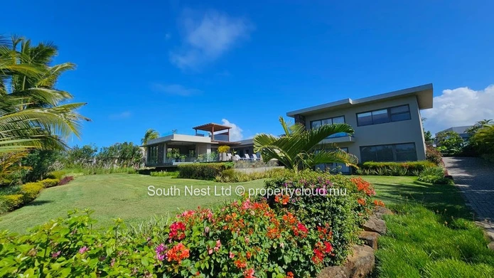 Villa de 4 chambres à l'architecture moderne dans un prestigieux domaine de golf