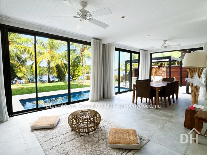 Appartement de luxe 4 chambres au bord de l'eau à louer à La Balise Marina, Rivière Noire