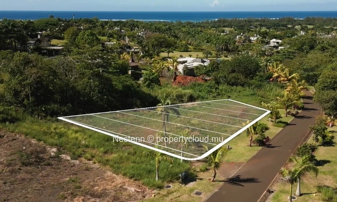 Terrain de 1530m² avec vue mer au sein d'un domaine d'exception.