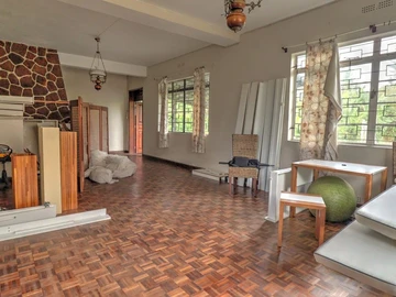 6 Bedroom House