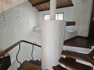 5 Bedroom Villa