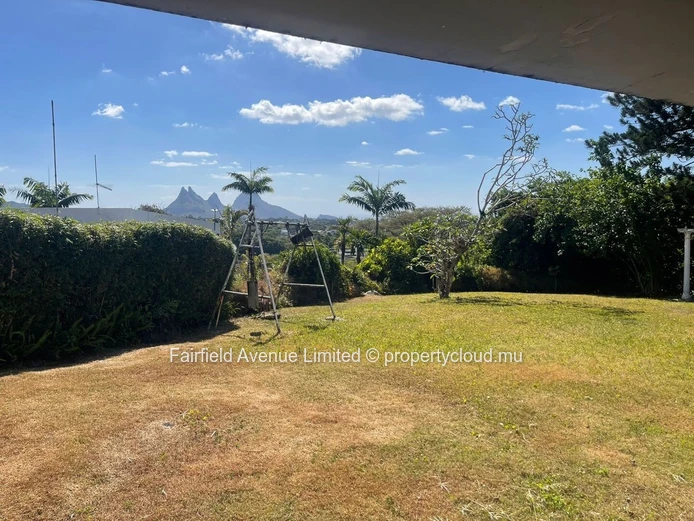 Spacious 4-bedroom furnished family house in the heart of Floreal