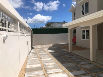 6 Bedroom House