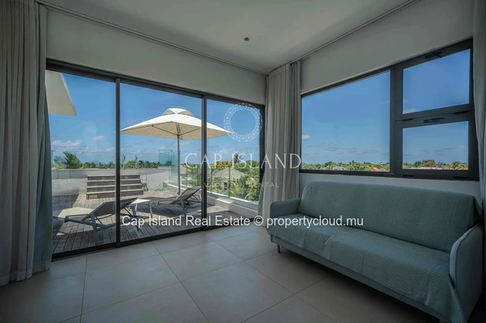 4 Bedroom Penthouse with Panoramic Sea View