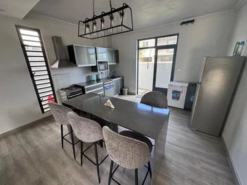 4 Bedroom Villa