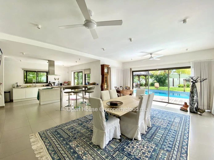 Modern villa in Grand Baie