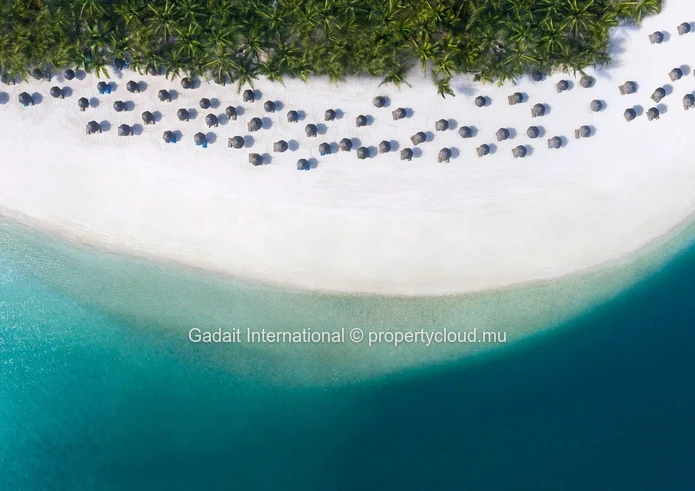 Villa de luxe en vente à Belle Mare, Île Maurice avec un accès direct à la plage