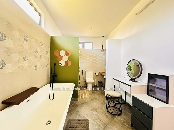 Contemporary Villa With Swimming Pool And Refined Decor
