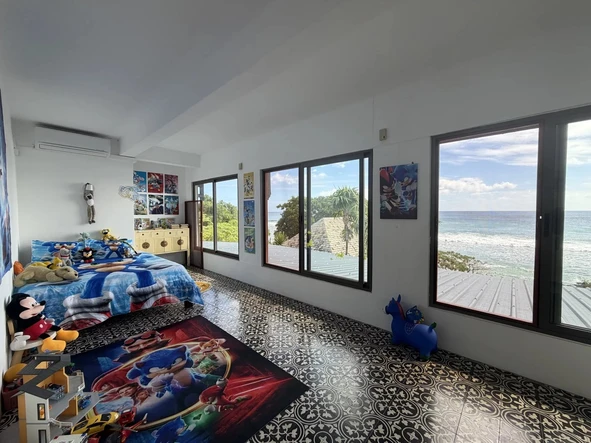 5 Bedroom Villa