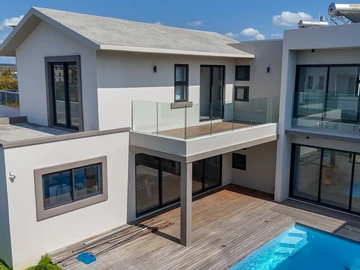 4 Bedroom Villa