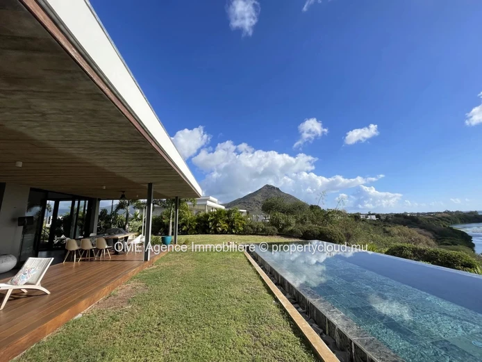 TAMARIN - Exceptional villa with a view on the bay - 5 bedrooms