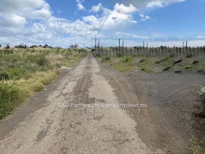 Investment Opportunity Land For Sale — Petit Raffray / Mont Mascal