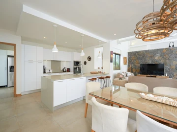 4 Bedroom Villa