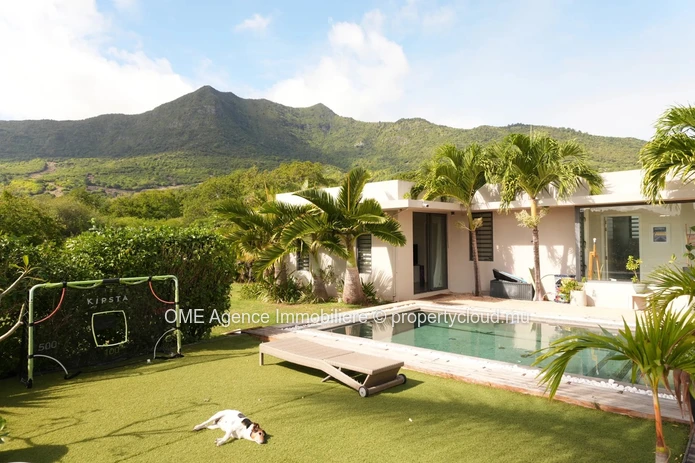 Magnificent 340 m² Villa | 5 Bedrooms