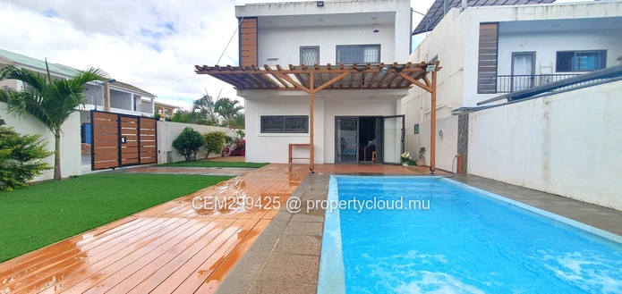 Furnished Villa with Private pool for Rent in Flic en Flac