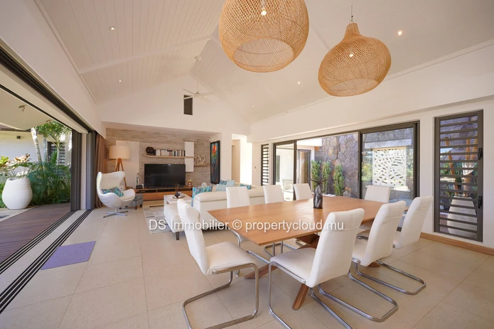 Villa Res De 4 Chambres Plain-Pieds À Vendre - Grand Baie - Nord - Accessible Aux Non Citoyens