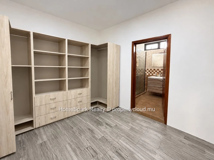 Grande et Moderne Maison à Vendre – Carreau Laliane, Vacoas