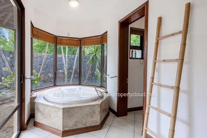 ? À Vendre – Villa D’Exception À Tamarina ?
