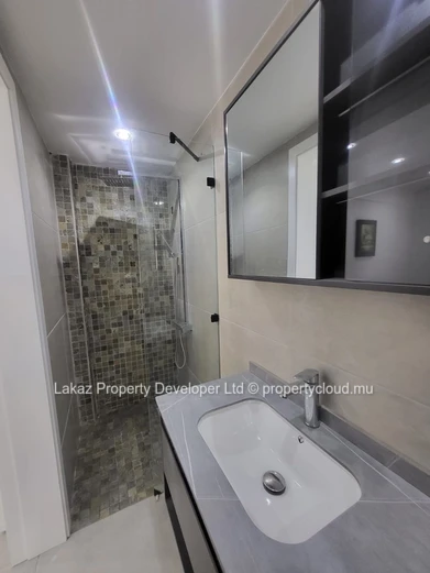 Fresh & Modern 2-Bedroom Apartment