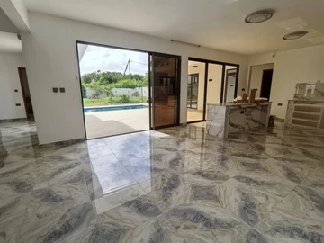 5 Bedroom Villa