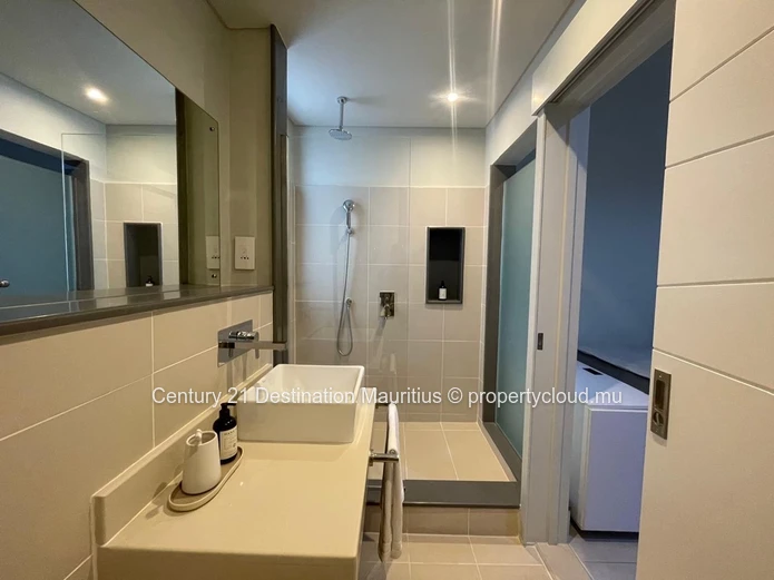 Appartement d’exception en marina avec vue imprenable sur les montagnes