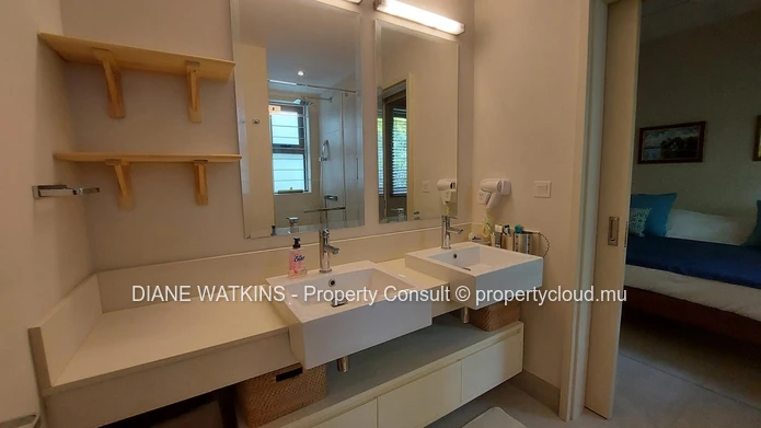 Modern apartment with beach access for rent in Pointe d'Esny