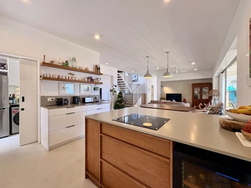 6 Bedroom Villa