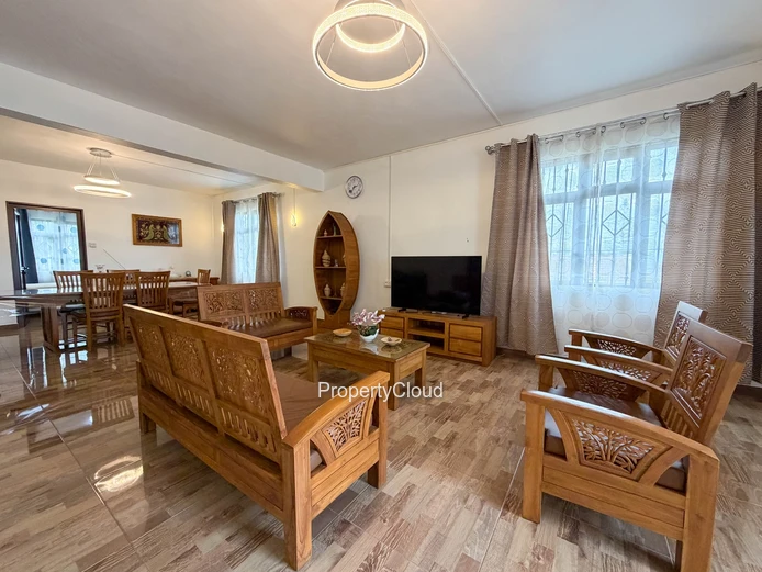 À Louer – Appartement De 2 Chambres – Trou Aux Biches