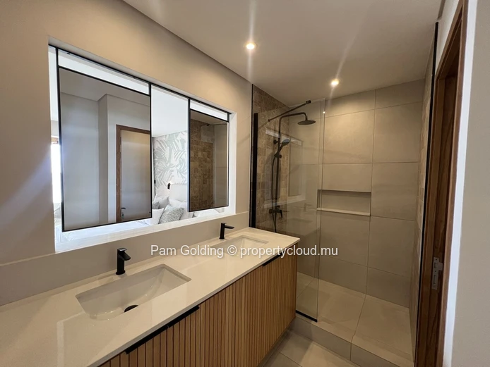 Appartement de 3 Chambres en Bord de Mer avec Piscine Privée à Vendre à l’Île Maurice