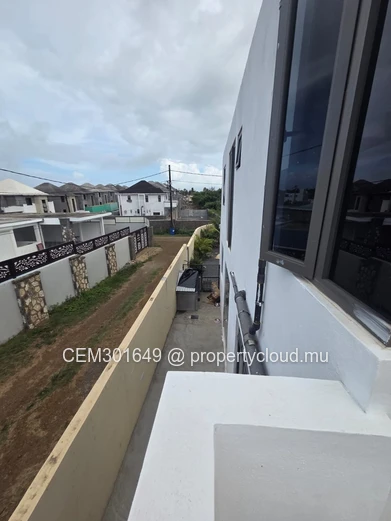 Villa élégante et moderne de 4 chambres à vendre à Grand Gaube