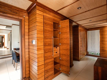 5 Bedroom Villa