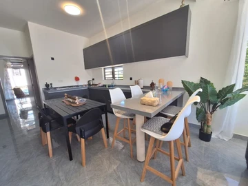 2 Bedroom Townhouse, Duplex