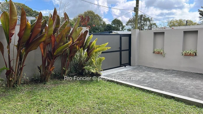 House for sale in Curepipe - Bright modern duplex.